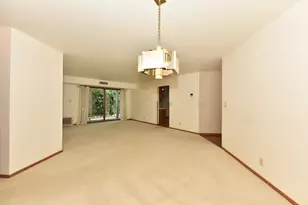 7234 N Green Bay Ave, Glendale, WI 53209 - Photo 7