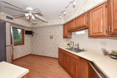 7234 N Green Bay Ave #105, Glendale, WI 53209 - Photo 7
