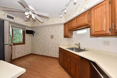 7234 N Green Bay Ave #105, Glendale, WI 53209 - Photo 9