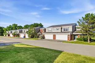 N16W26512 Golf View Ln, Pewaukee, WI 53072 - Photo 3