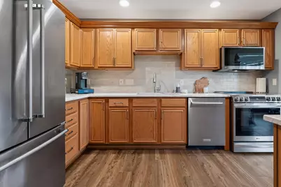 N16W26512  Golf View Ln #H, Pewaukee, WI 53072 - Photo 15