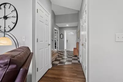 N16W26512  Golf View Ln #H, Pewaukee, WI 53072 - Photo 7