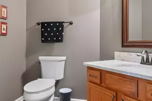 N16W26512 Golf View Ln, Pewaukee, WI 53072 - Photo 21