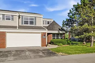 N16W26512 Golf View Ln, Pewaukee, WI 53072 - Photo 5