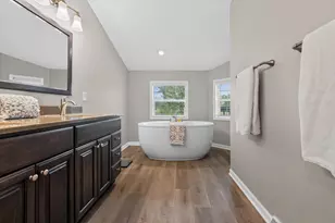 N16W26512 Golf View Ln, Pewaukee, WI 53072 - Photo 31