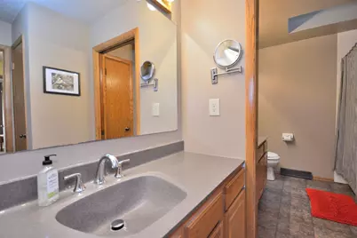 15651 W Ridge Rd, New Berlin, WI 53151 - Photo 19