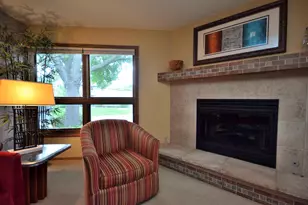 15651 W Ridge Rd, New Berlin, WI 53151 - Photo 5