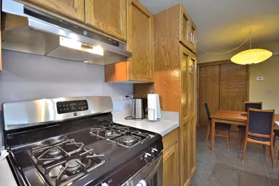 15651 W Ridge Rd, New Berlin, WI 53151 - Photo 9