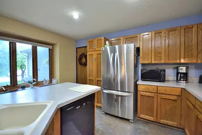 15651 W Ridge Rd, New Berlin, WI 53151 - Photo 11