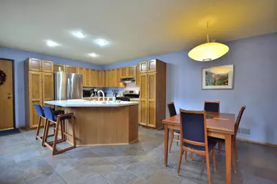 15651 W Ridge Rd, New Berlin, WI 53151 - Photo 7