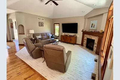 1423  Hidden Waters Cir, West Bend, WI 53095 - Photo 7