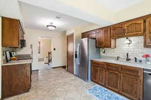 21485 Belgren Rd, Brookfield, WI 53186 - Photo 15