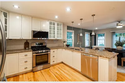 210 S 78th St, Milwaukee, WI 53214 - Photo 25