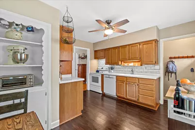 2116 N 85th St, Wauwatosa, WI 53226 - Photo 9