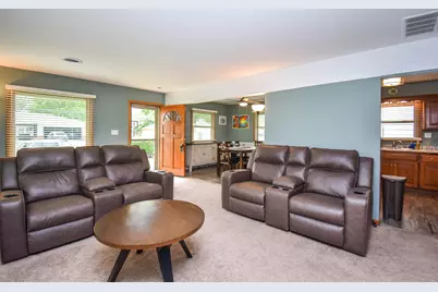 836 S 95th St, West Allis, WI 53214 - Photo 3