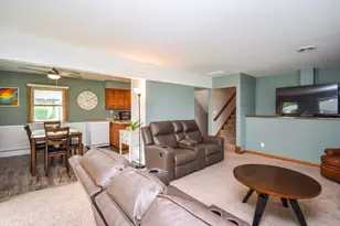836 S 95th St, West Allis, WI 53214 - Photo 7