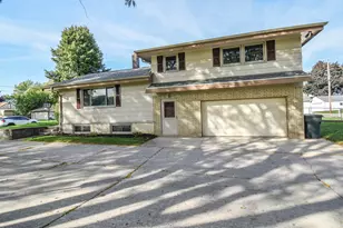 836 S 95th St, West Allis, WI 53214 - Photo 23