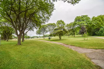 836 S 95th St, West Allis, WI 53214 - Photo 23