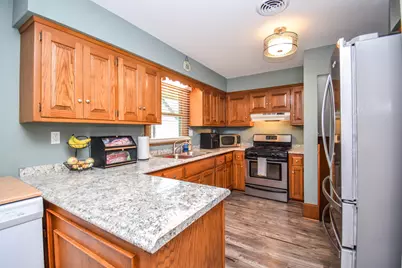 836 S 95th St, West Allis, WI 53214 - Photo 5