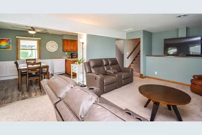 836 S 95th St, West Allis, WI 53214 - Photo 7