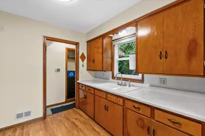 337 N 110th St, Wauwatosa, WI 53226 - Photo 11