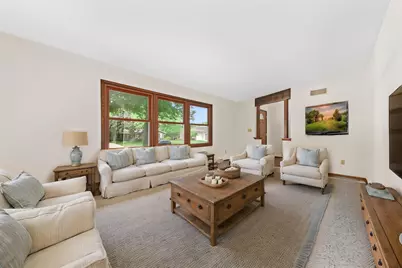 W169N10432  Pheasant Run, Germantown, WI 53022 - Photo 9