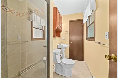 W169N10432  Pheasant Run, Germantown, WI 53022 - Photo 25