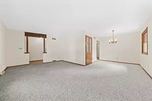 W169N10432 Pheasant Run, Germantown, WI 53022 - Photo 11