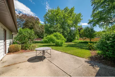 W169N10432  Pheasant Run, Germantown, WI 53022 - Photo 7