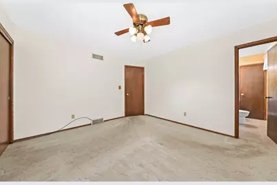 W169N10432  Pheasant Run, Germantown, WI 53022 - Photo 33