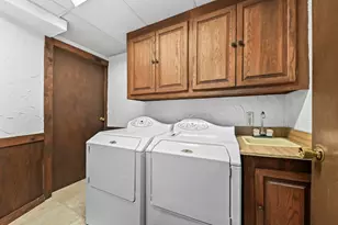 W169N10432 Pheasant Run, Germantown, WI 53022 - Photo 23
