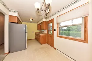 N79W16119 Community Dr, Menomonee Falls, WI 53051 - Photo 11