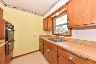 N79W16119 Community Dr, Menomonee Falls, WI 53051 - Photo 13