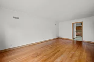 3366 S 35th St, Milwaukee, WI 53215 - Photo 9