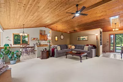 N103W15923  Founders Ln, Germantown, WI 53022 - Photo 11