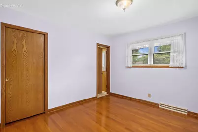 2900  Shady Ln, Racine, WI 53402 - Photo 7