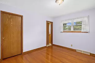 2900 Shady Ln, Racine, WI 53402 - Photo 7