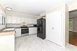 5843 Cambridge Cir, Racine, WI 53406 - Photo 11