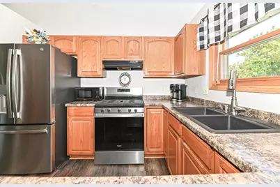 164  Mill Ave, Racine, WI 53182 - Photo 9