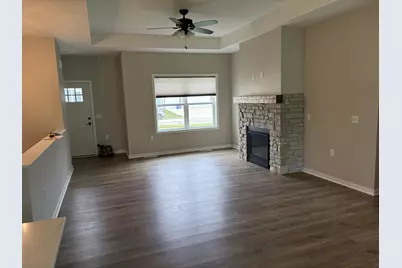 304  Riverside Ct, Theresa, WI 53091 - Photo 3