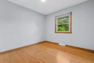 W136N8704 Esquire Rd, Menomonee Falls, WI 53051 - Photo 21