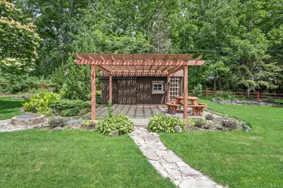 W136N8704  Esquire Rd, Menomonee Falls, WI 53051 - Photo 33