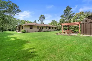 W136N8704 Esquire Rd, Menomonee Falls, WI 53051 - Photo 31