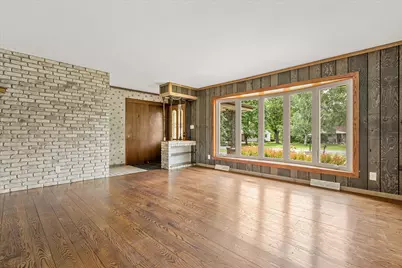 W136N8704  Esquire Rd, Menomonee Falls, WI 53051 - Photo 3
