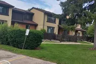 5278 Somerset Ln, Greenfield, WI 53221 - Photo 1