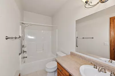 124  Meehan Cir, West Bend, WI 53095 - Photo 21