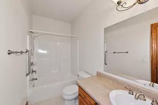 124 Meehan Cir, West Bend, WI 53095 - Photo 21