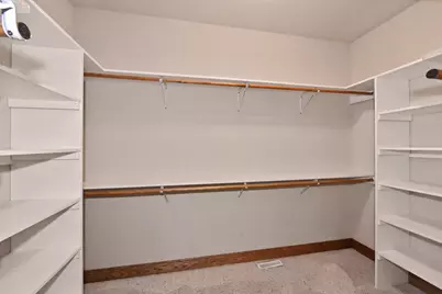 124  Meehan Cir, West Bend, WI 53095 - Photo 17