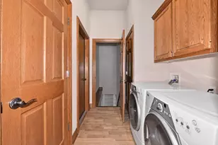 124 Meehan Cir, West Bend, WI 53095 - Photo 23
