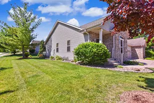 124 Meehan Cir, West Bend, WI 53095 - Photo 1